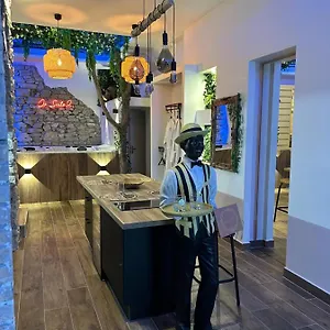 La 2 Jaccuzzi Et Sauna Privatif Love hôtel
